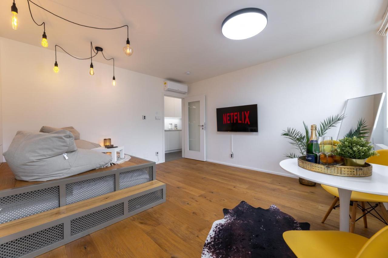 Luxurious, Charming Studio Perfect For Couples Prague Ngoại thất bức ảnh