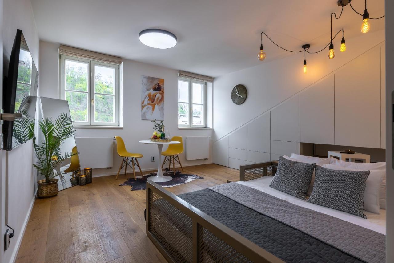 Luxurious, Charming Studio Perfect For Couples Prague Ngoại thất bức ảnh
