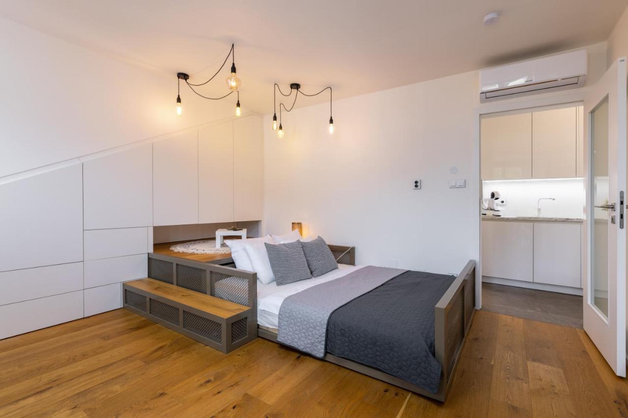 Luxurious, Charming Studio Perfect For Couples Prague Ngoại thất bức ảnh