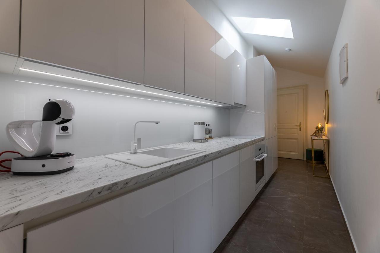 Luxurious, Charming Studio Perfect For Couples Prague Ngoại thất bức ảnh