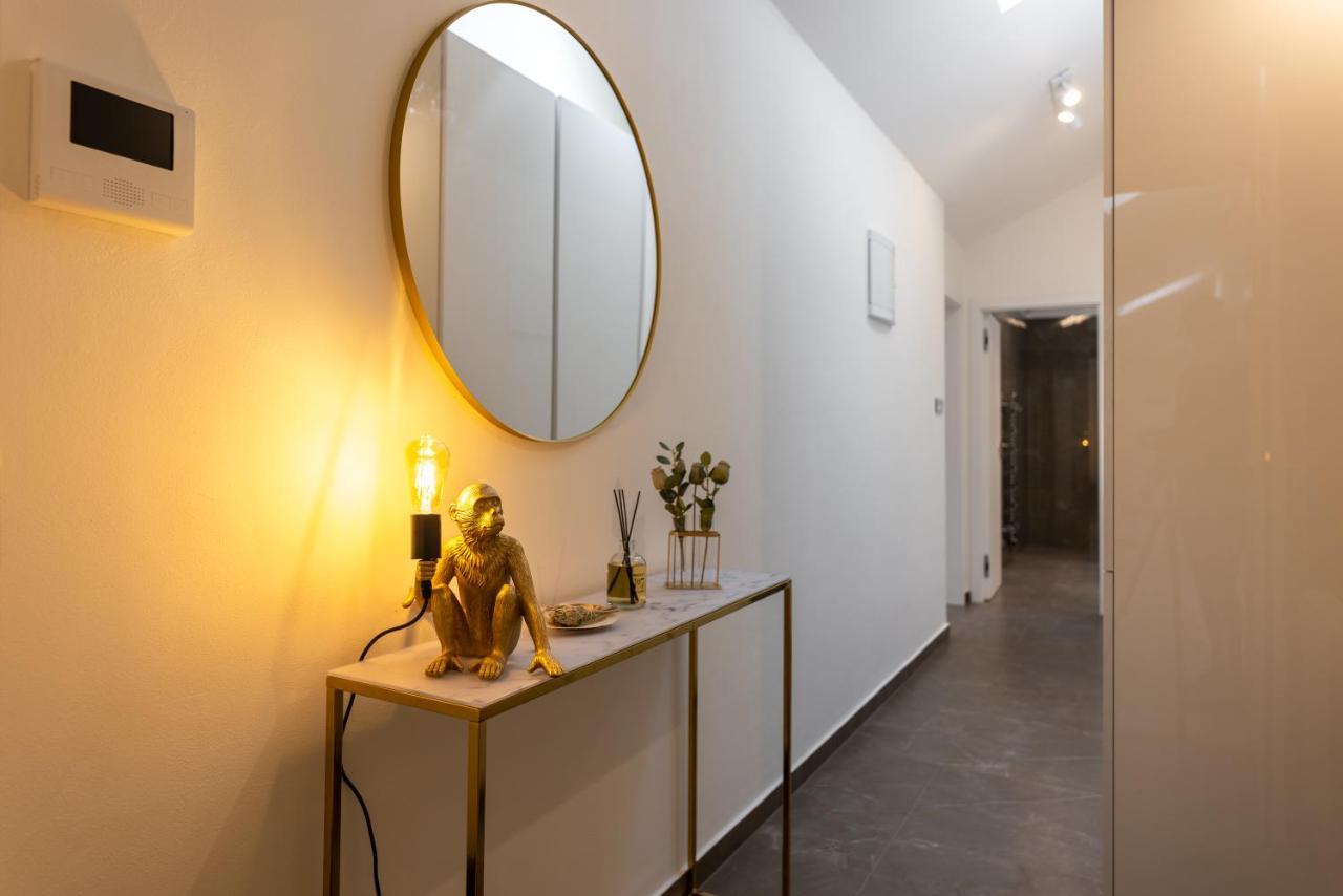 Luxurious, Charming Studio Perfect For Couples Prague Ngoại thất bức ảnh