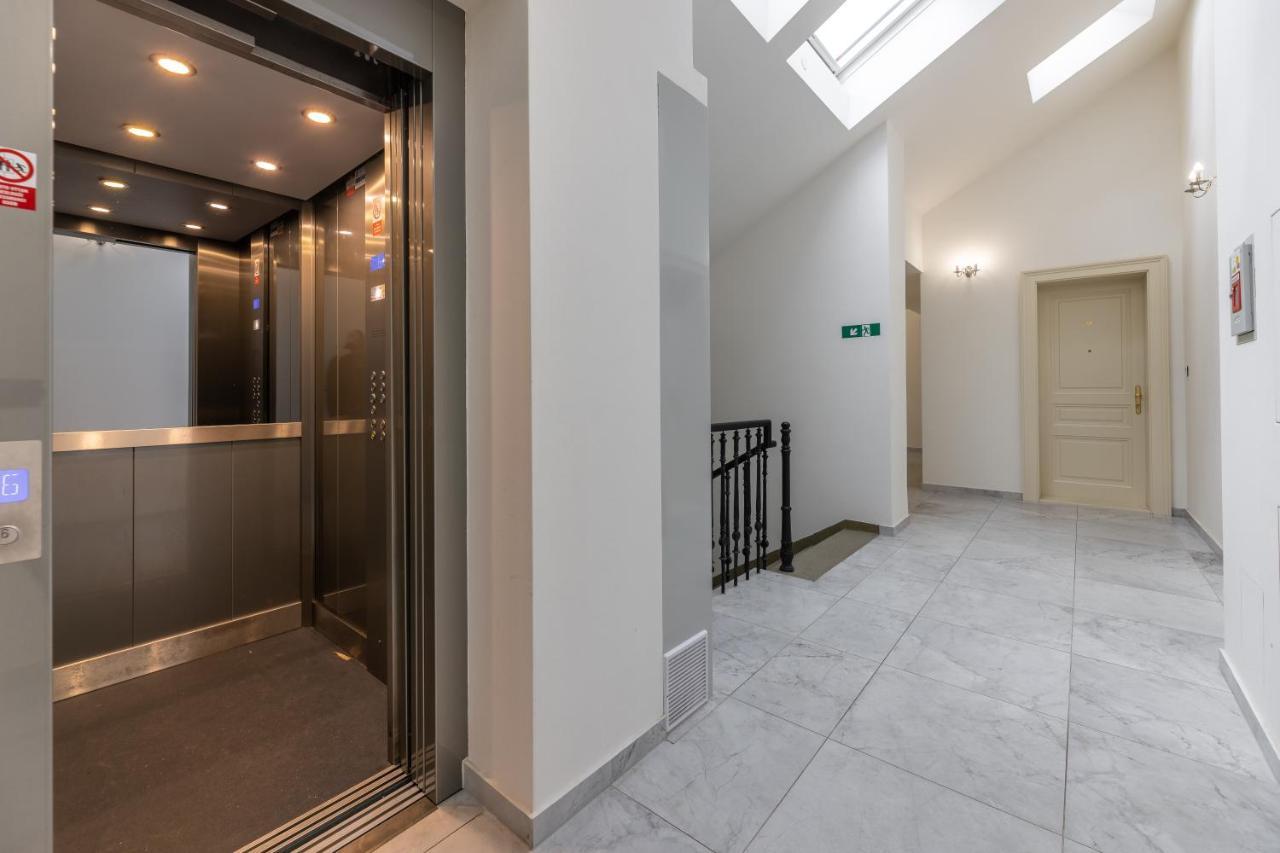 Luxurious, Charming Studio Perfect For Couples Prague Ngoại thất bức ảnh